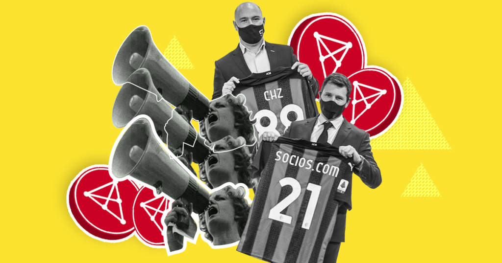 مدیران باشگاه‌های ورزشی مختلف پیراهنی با اسم Socios را در دست دارند.
